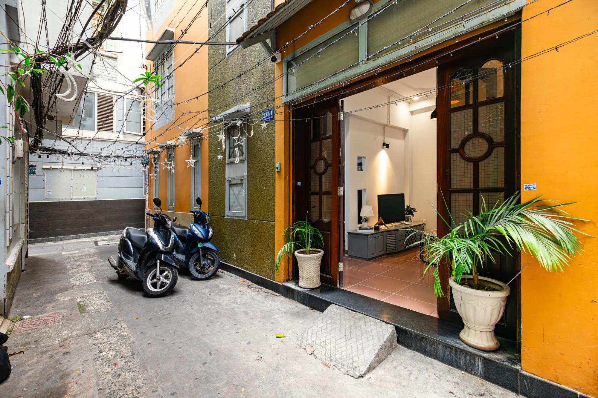 Entire 5bedroom House Saigon Quiet Alley In District 3 *
