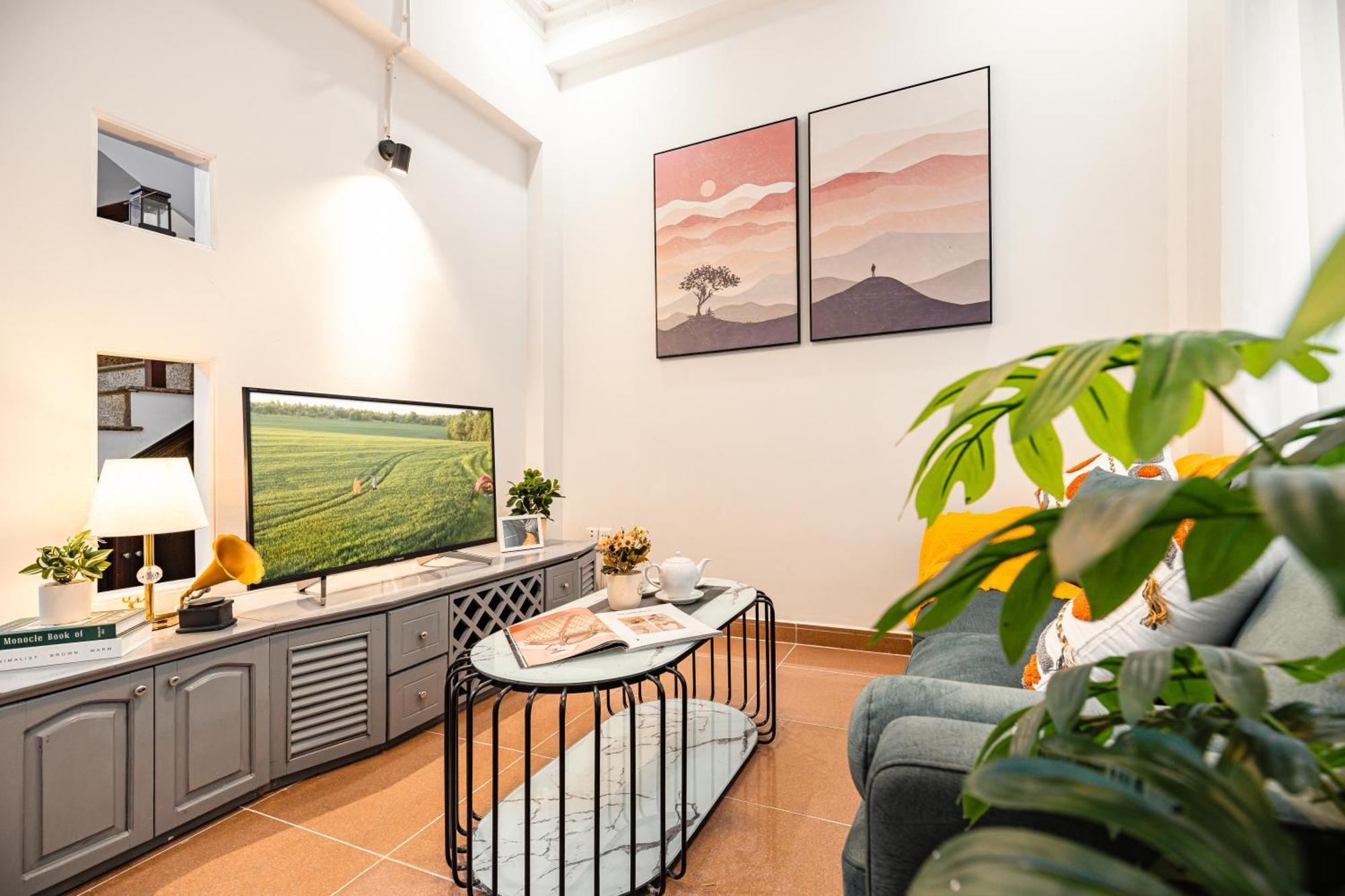 Entire 5bedroom House Saigon Quiet Alley In District 3 Nhà nghỉ TP. Hồ Chí Minh