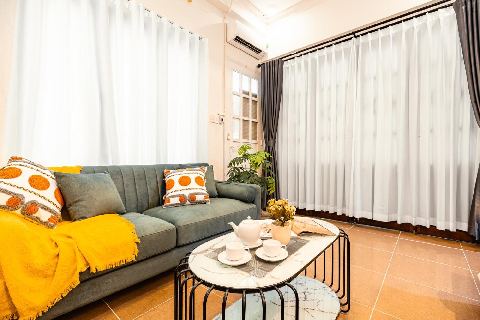 Entire 5bedroom House Saigon Quiet Alley In District 3 Nhà nghỉ *
