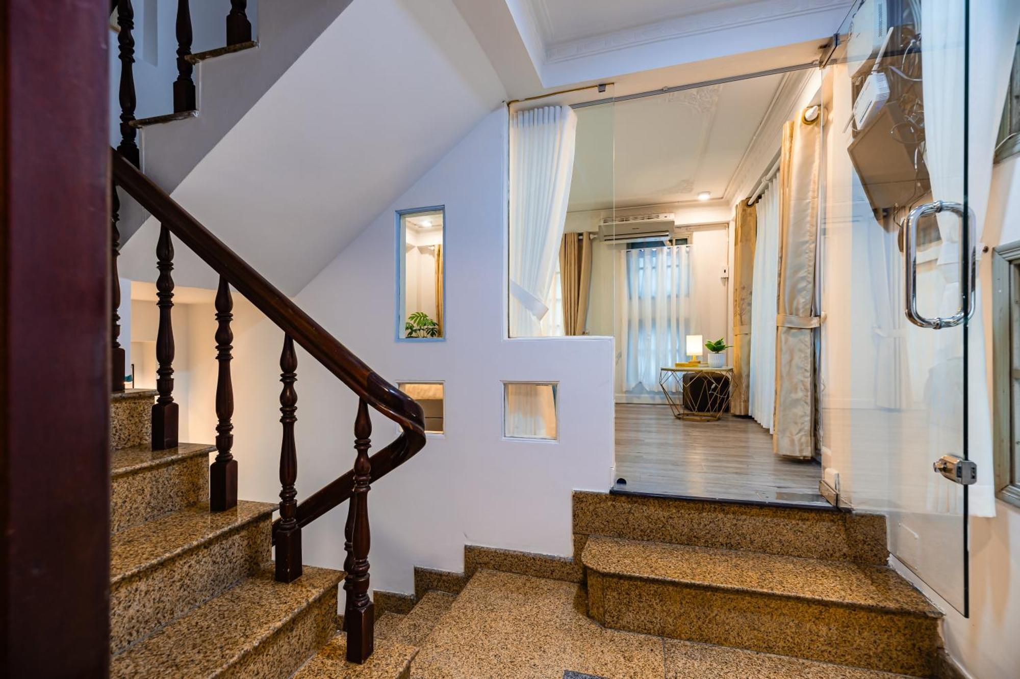 Entire 5bedroom House Saigon Quiet Alley In District 3 Nhà nghỉ *